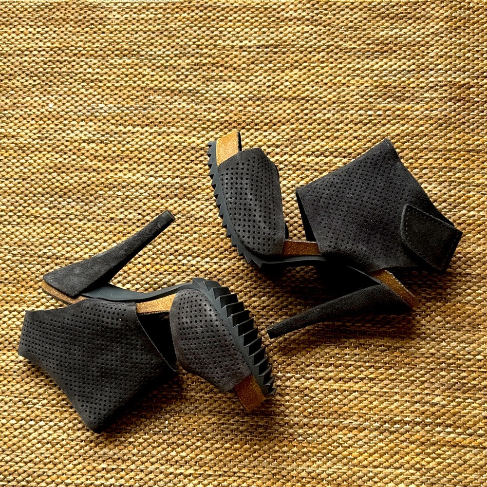 Pedro García Heels